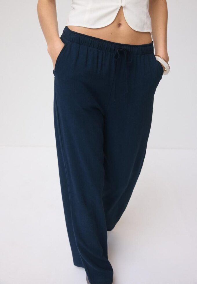 Pantalones fluidos con efecto lino Pantalones fluidos con efecto lino