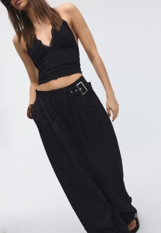 Pantalones fluidos con hebilla Pantalones fluidos con hebilla