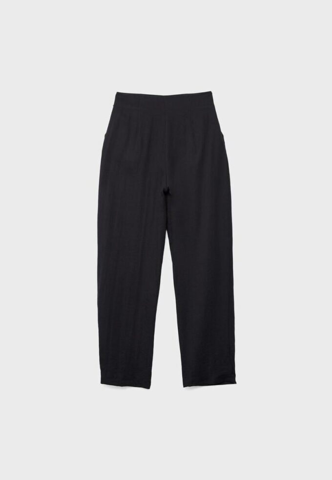 Pantalones fluidos con hebilla Pantalones fluidos con hebilla