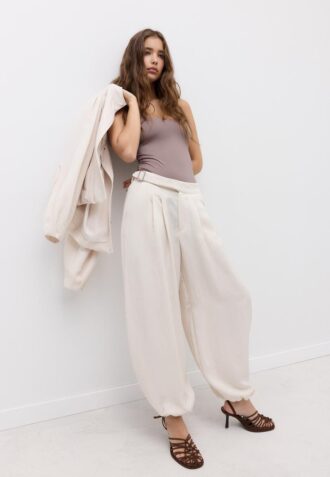 Pantalones globo con hebilla