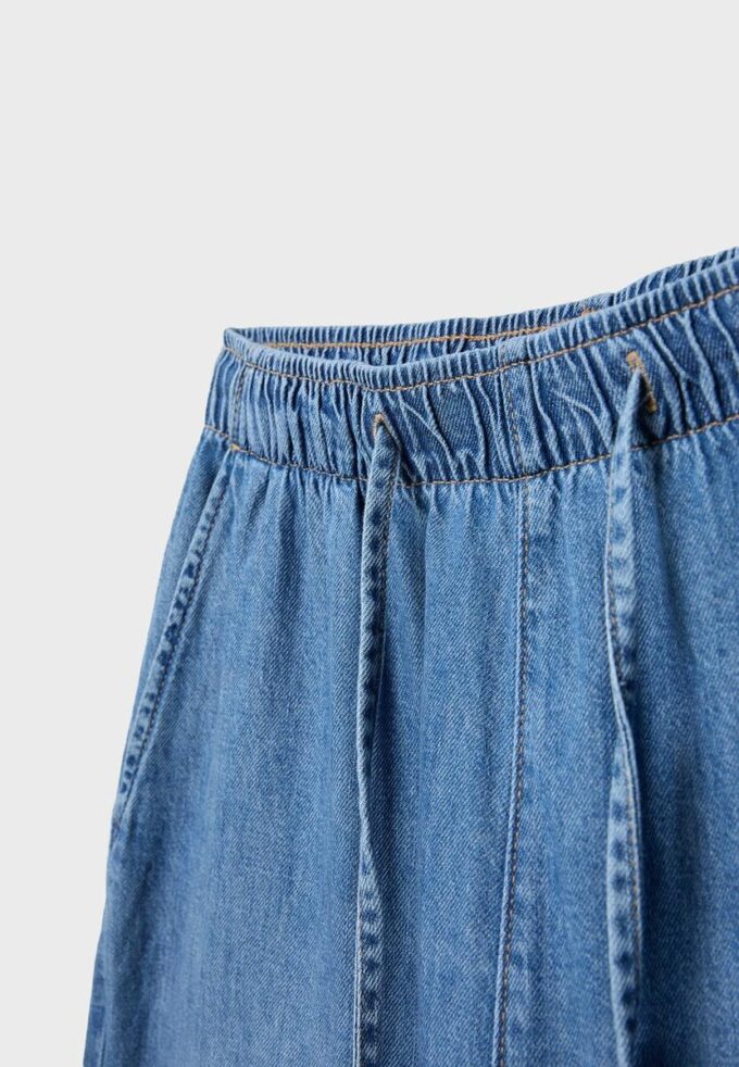 Pantalones holgados de mezclilla con cordón