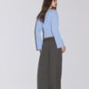 Pantalones holgados elegantes con detalle de costuras Pantalones holgados elegantes con detalle de costuras