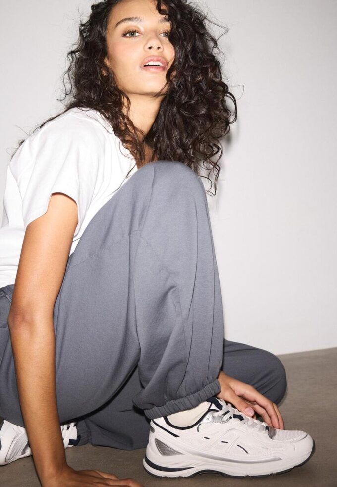 Pantalones jogger con bajo abullonado Pantalones jogger con bajo abullonado