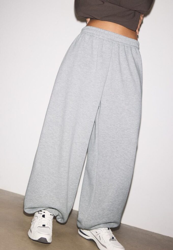 Pantalones jogger con bajo abullonado Pantalones jogger con bajo abullonado