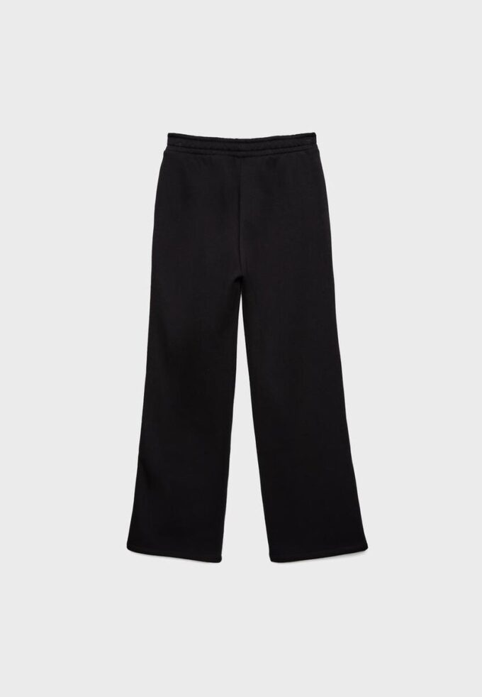 Pantalones jogger con detalles de tachuelas Pantalones jogger con detalles de tachuelas