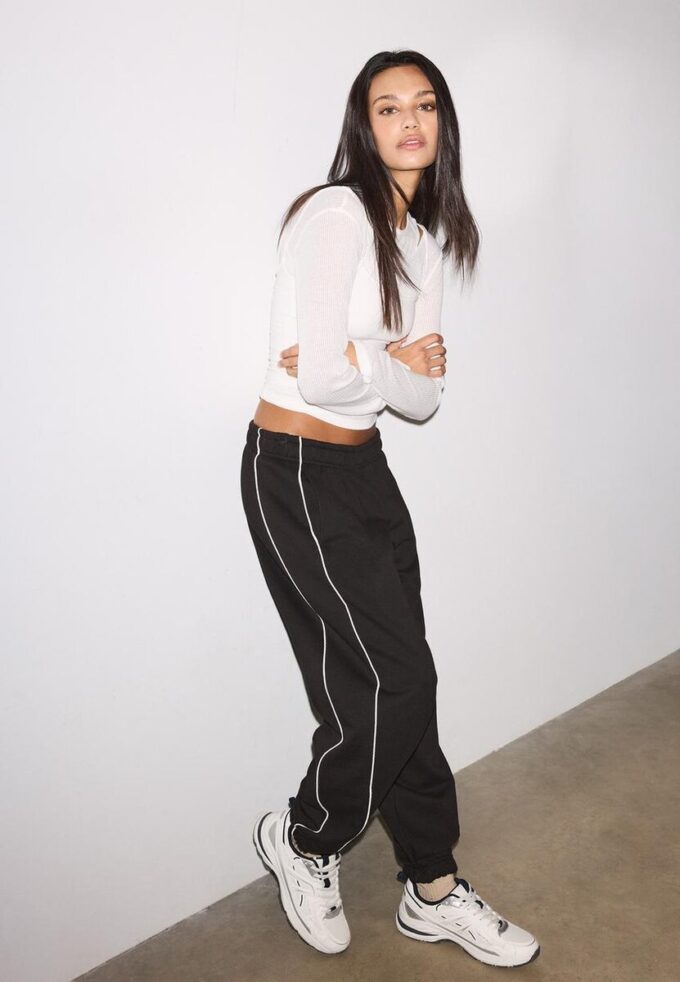 Pantalones jogger con ribete Pantalones jogger con ribete