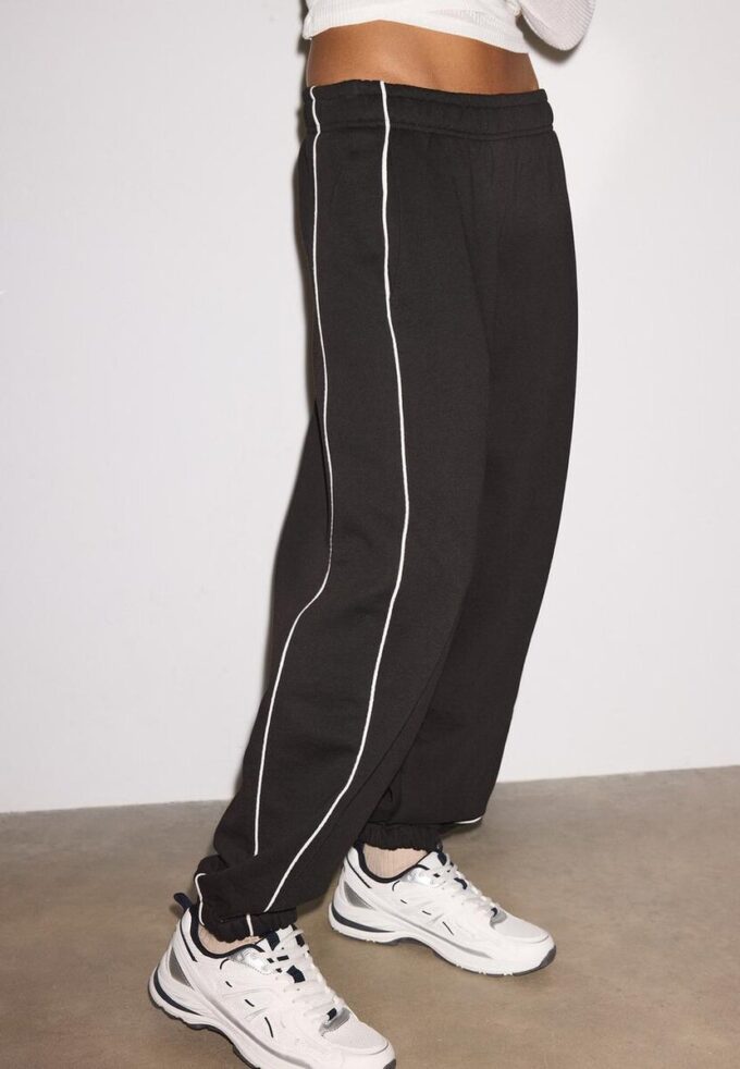Pantalones jogger con ribete Pantalones jogger con ribete