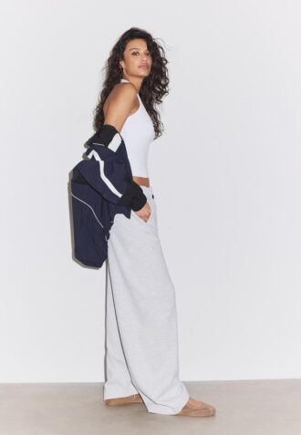 Pantalones jogger de corte acampanado