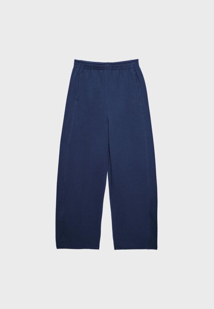 Pantalones jogger de corte acampanado Pantalones jogger de corte acampanado