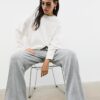 Pantalones jogger de pierna ancha y tacto suave con detalle de costura delantera Pantalones jogger de pierna ancha y tacto suave con detalle de costura delantera