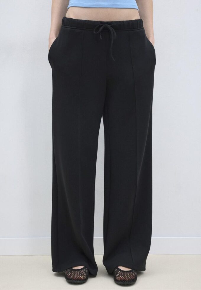 Pantalones jogger de pierna ancha y tacto suave con detalle de costura delantera Pantalones jogger de pierna ancha y tacto suave con detalle de costura delantera