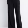 Pantalones jogger de pierna ancha y tacto suave con detalle de costura delantera Pantalones jogger de pierna ancha y tacto suave con detalle de costura delantera