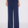 Pantalones jogger de pierna ancha y tacto suave con detalle de costura delantera Pantalones jogger de pierna ancha y tacto suave con detalle de costura delantera