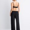 Pantalones jogger de pierna ancha y tacto suave con detalle de costura delantera Pantalones jogger de pierna ancha y tacto suave con detalle de costura delantera