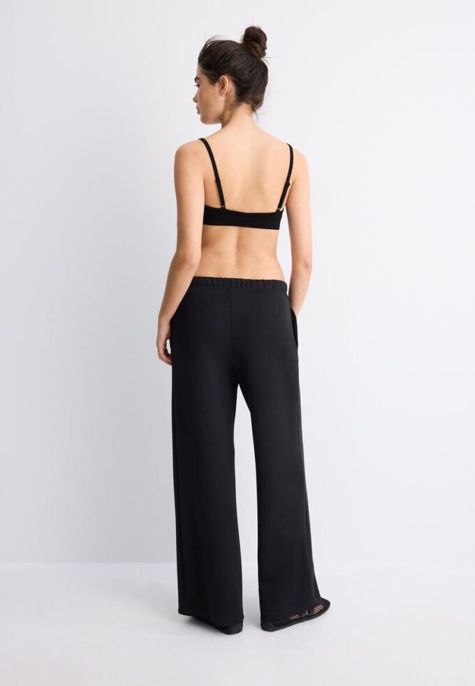 Pantalones jogger de pierna ancha y tacto suave con detalle de costura delantera Pantalones jogger de pierna ancha y tacto suave con detalle de costura delantera