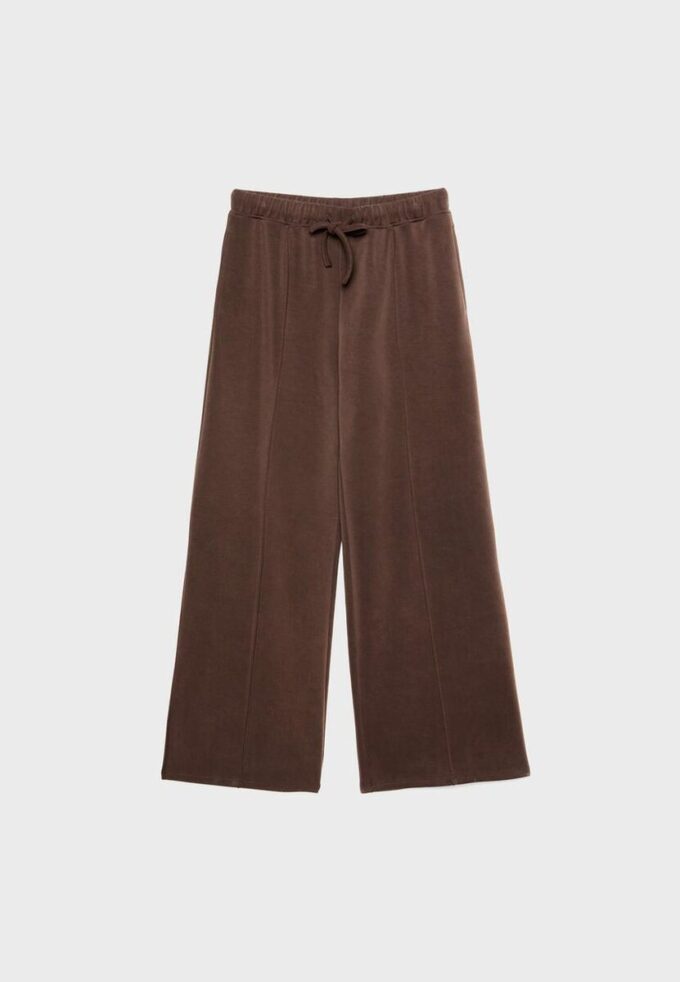 Pantalones jogger de pierna ancha y tacto suave con detalle de costura delantera Pantalones jogger de pierna ancha y tacto suave con detalle de costura delantera