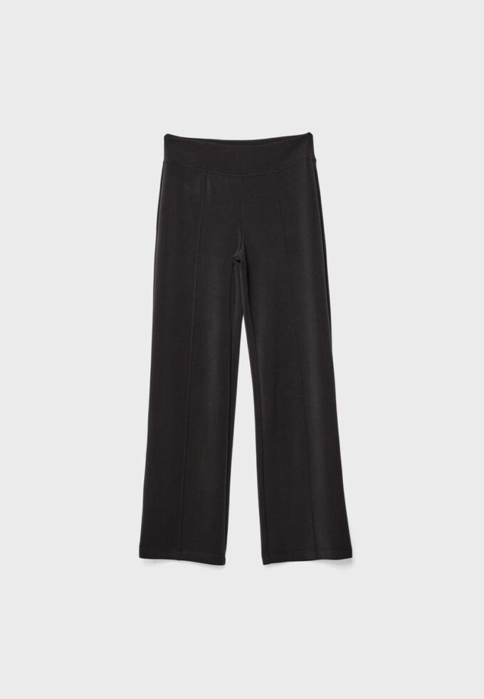 Pantalones jogger de pierna recta de tacto suave con detalle de pinzas Pantalones jogger de pierna recta de tacto suave con detalle de pinzas