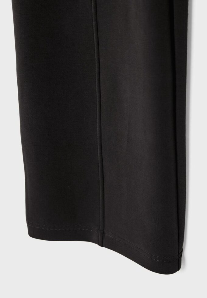 Pantalones jogger de pierna recta de tacto suave con detalle de pinzas Pantalones jogger de pierna recta de tacto suave con detalle de pinzas