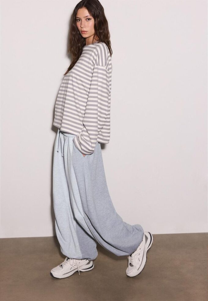 Pantalones jogger tipo globo con topes Pantalones jogger tipo globo con topes