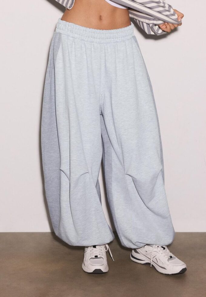 Pantalones jogger tipo globo con topes Pantalones jogger tipo globo con topes