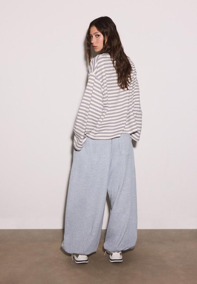 Pantalones jogger tipo globo con topes Pantalones jogger tipo globo con topes