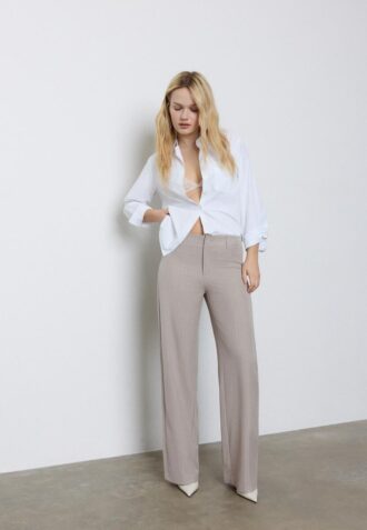 Pantalones rectos de corte ajustado
