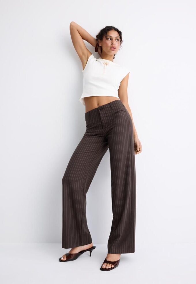 Pantalones rectos de corte ajustado Pantalones rectos de corte ajustado