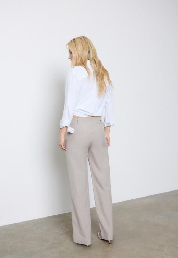 Pantalones rectos de corte ajustado Pantalones rectos de corte ajustado