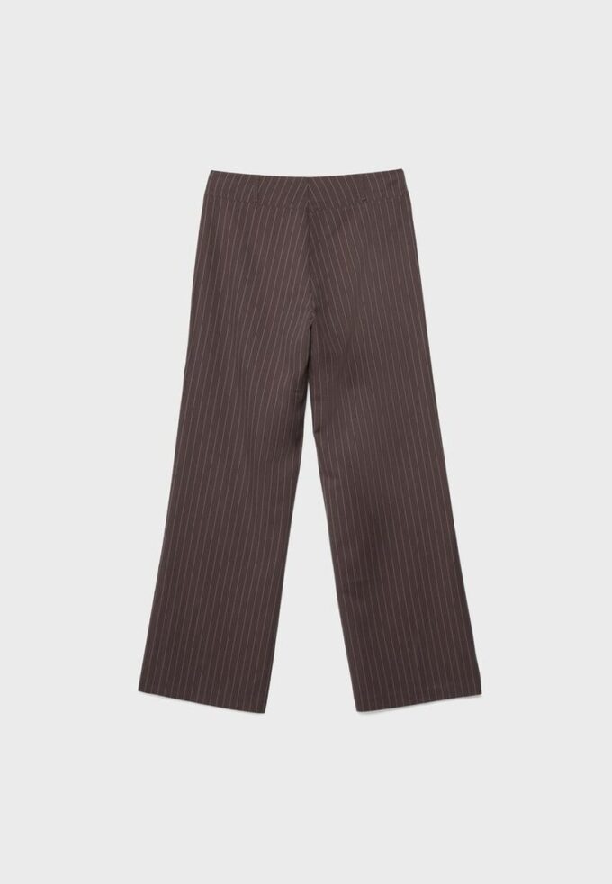 Pantalones rectos de corte ajustado Pantalones rectos de corte ajustado
