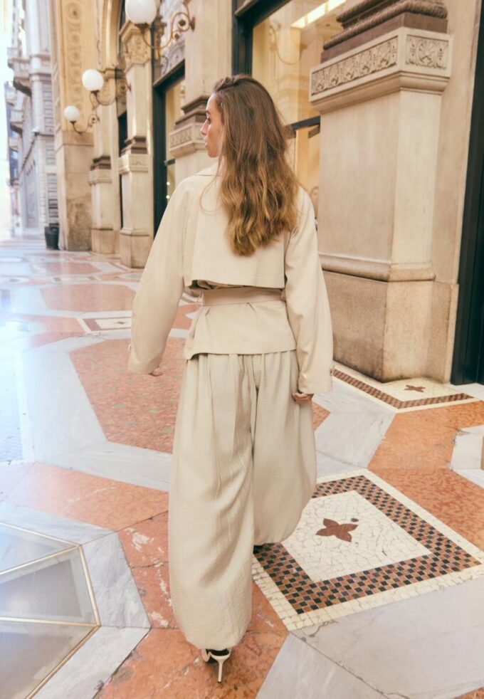 Pantalones sarouel con tachuelas Pantalones sarouel con tachuelas