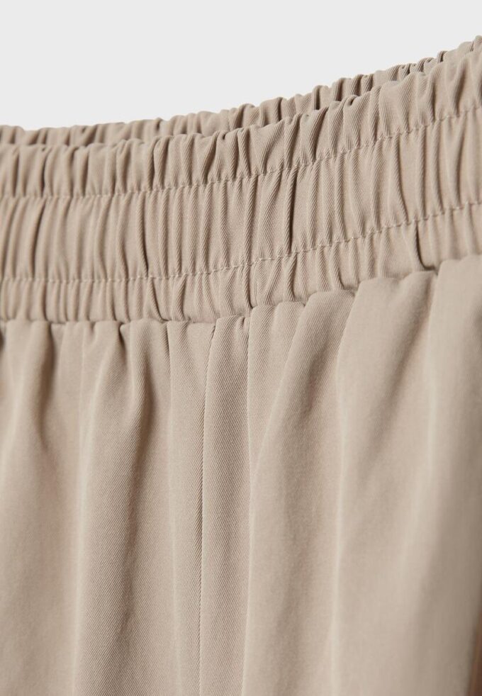 Pantalones técnicos tipo paracaídas Pantalones técnicos tipo paracaídas