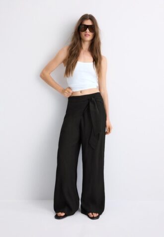 Pantalones tipo pareo fluidos