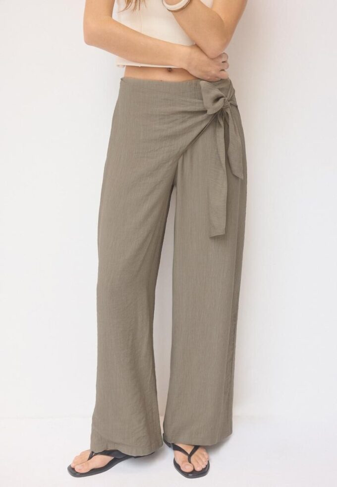 Pantalones tipo pareo fluidos Pantalones tipo pareo fluidos