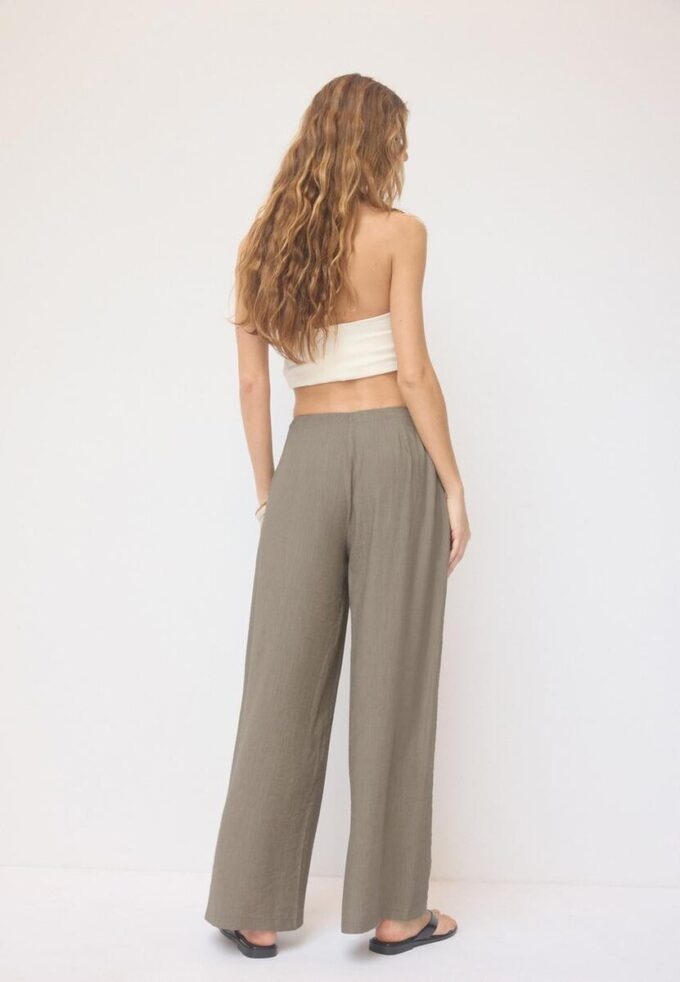 Pantalones tipo pareo fluidos Pantalones tipo pareo fluidos
