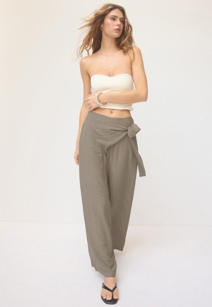 Pantalones tipo pareo fluidos Pantalones tipo pareo fluidos