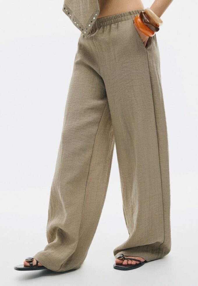 Pantalones tipo pareo fluidos Pantalones tipo pareo fluidos