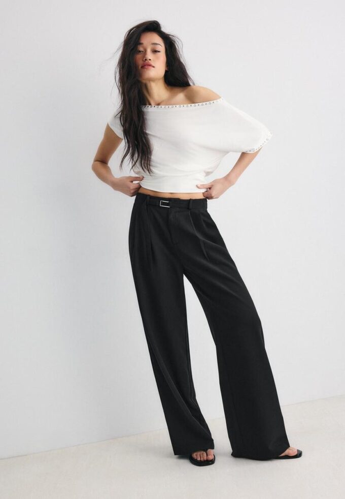 Pantalones Wide Leg con detalle de hebilla Pantalones Wide Leg con detalle de hebilla