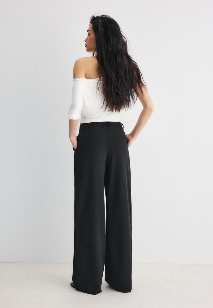 Pantalones Wide Leg con detalle de hebilla Pantalones Wide Leg con detalle de hebilla