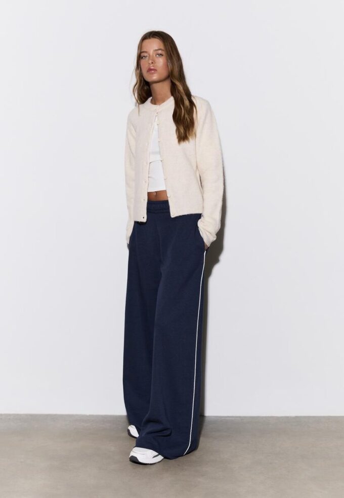 Pantalones Wide Leg de felpa con detalle de ribete Pantalones Wide Leg de felpa con detalle de ribete
