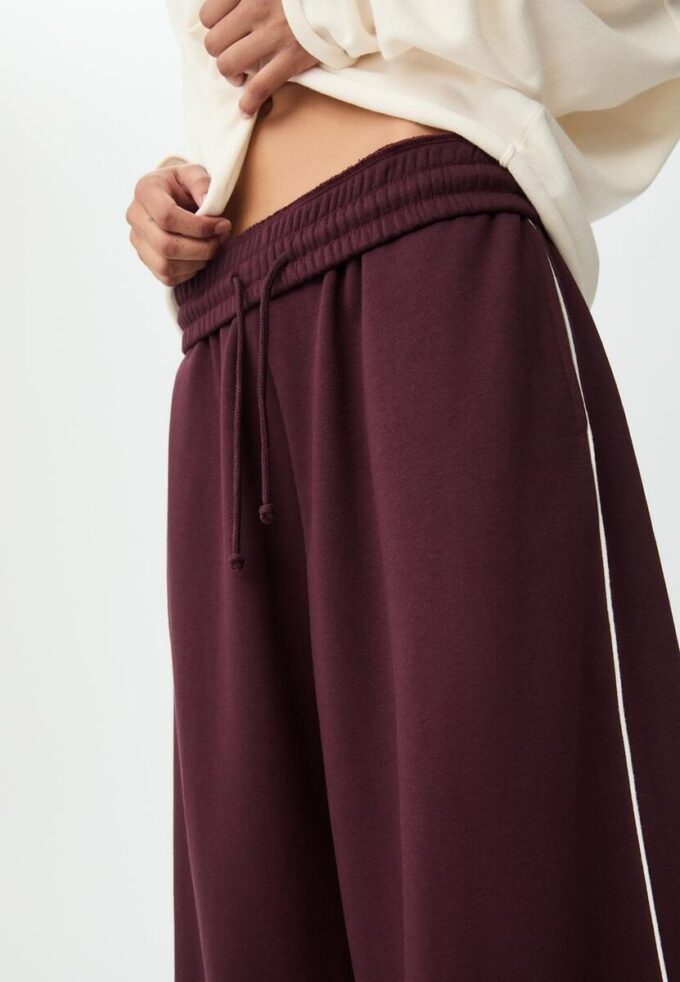 Pantalones Wide Leg de felpa con detalle de ribete Pantalones Wide Leg de felpa con detalle de ribete