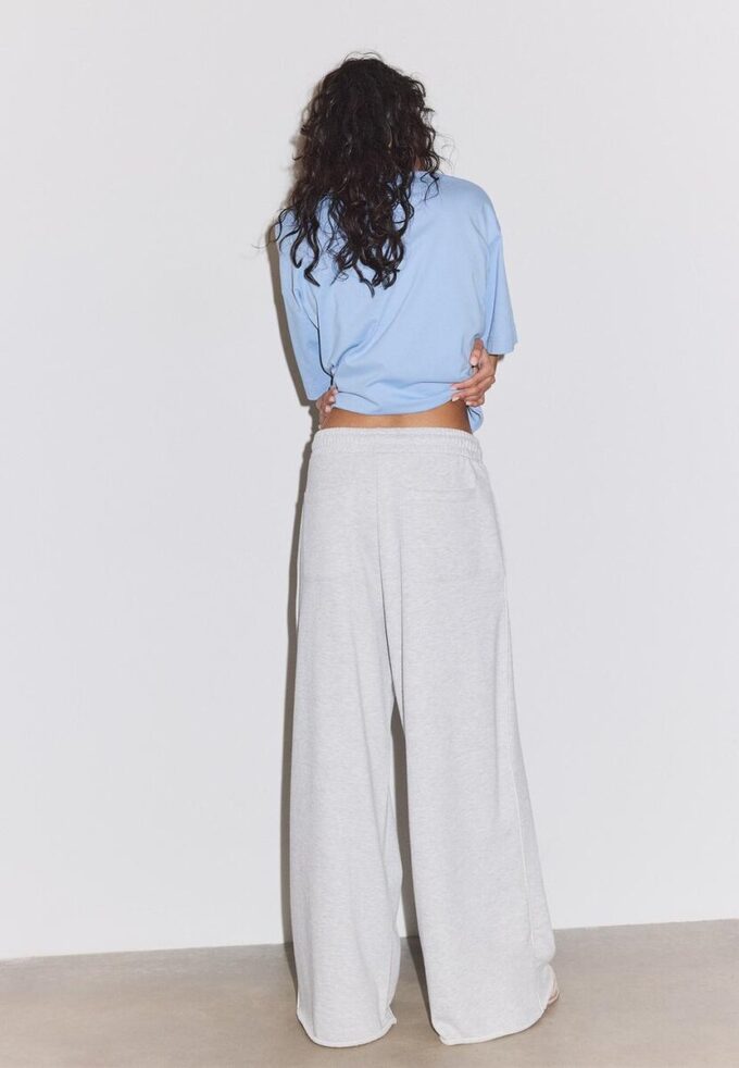 Pantalones Wide Leg de felpa con detalle de ribete Pantalones Wide Leg de felpa con detalle de ribete