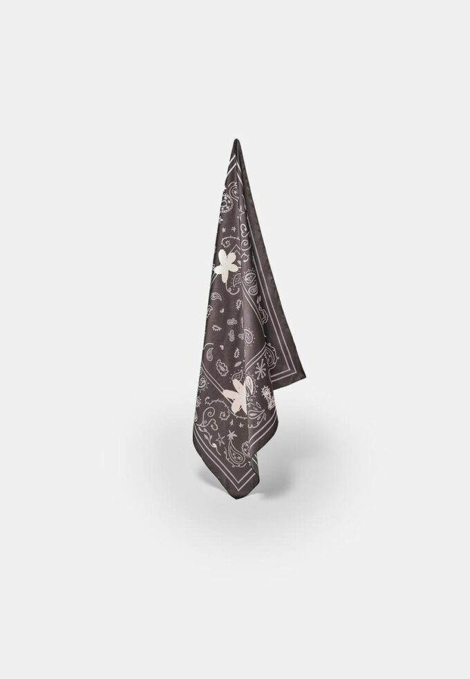 Pañuelo floral con estampado de cachemira