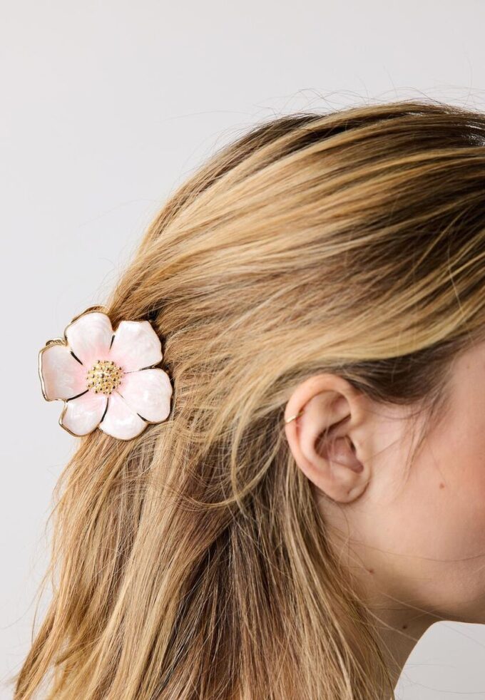 Pinza para el pelo con flor metalizada