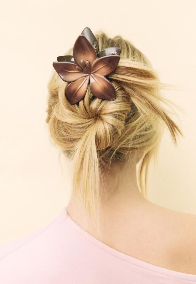 Pinza para el pelo con forma de flor