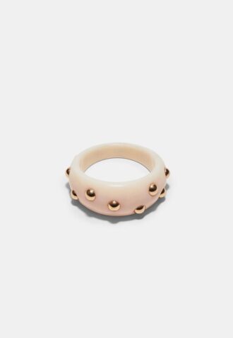 Pulsera con tachuelas