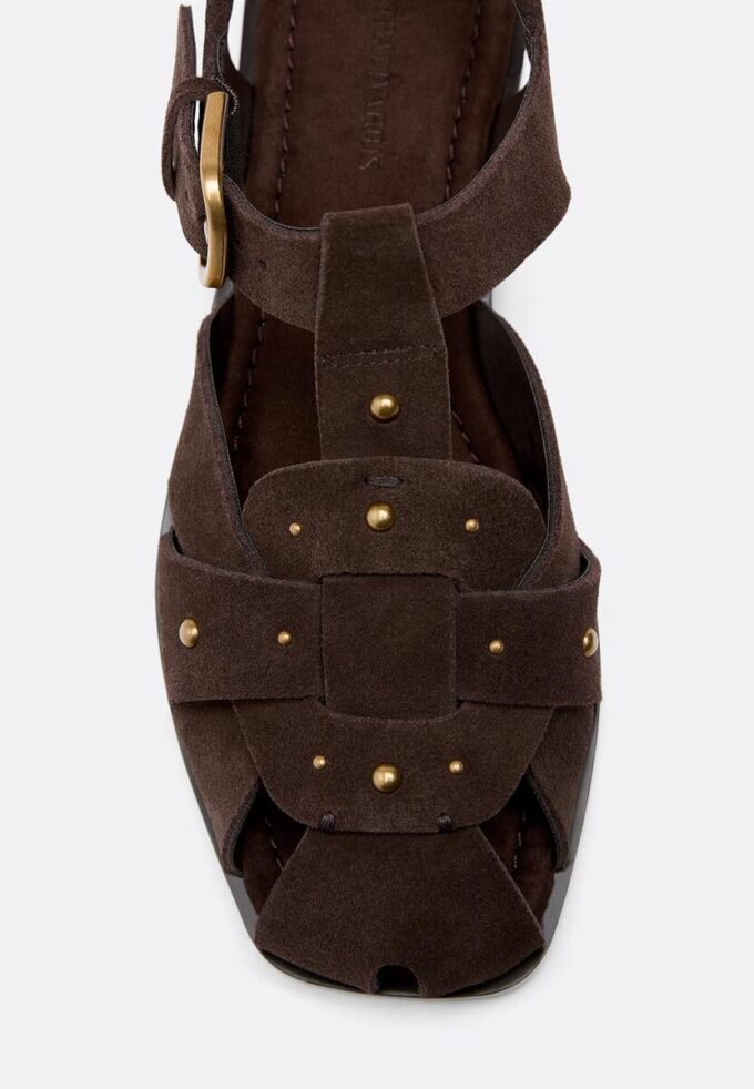 Sandalias de jaula de piel con tachuelas Sandalias de jaula de piel con tachuelas