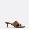 Sandalias de piel con tacón bajo
