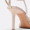 Sandalias de tacón alto con detalle de pedrería Sandalias de tacón alto con detalle de pedrería