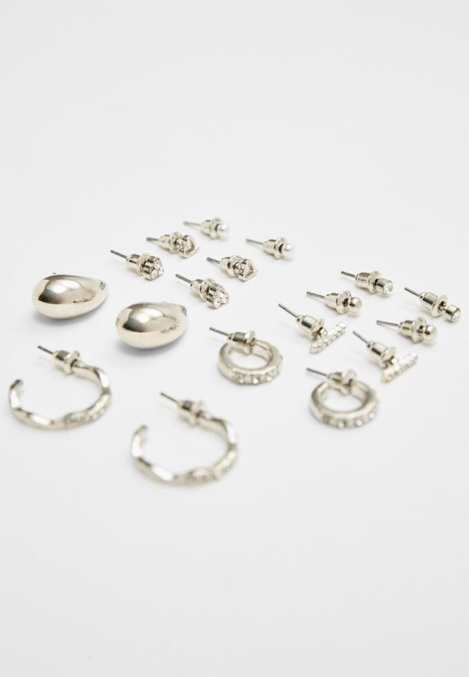 Set de 9 pares de mini pendientes en forma de lágrima