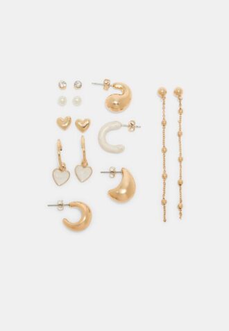 Set de 9 pendientes de corazón y aro